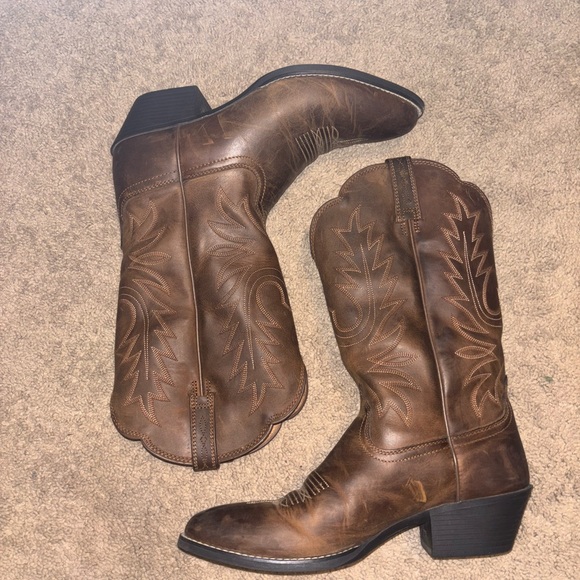 Ariat R toe Brown Boots - Picture 4 of 8